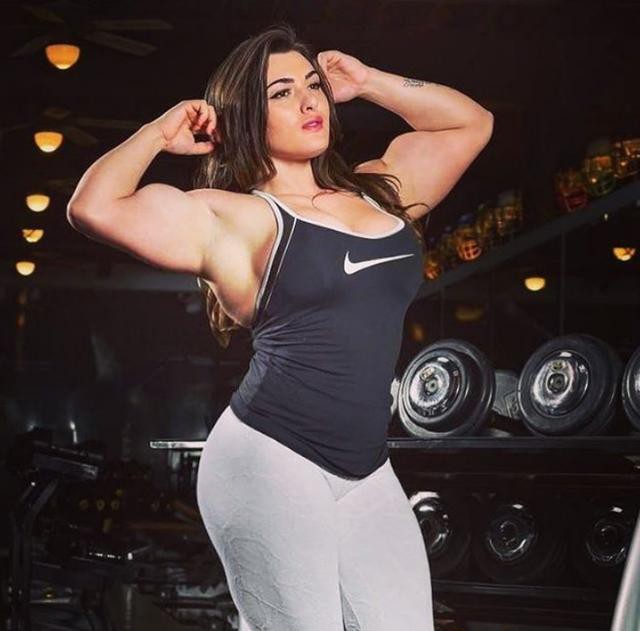 她是中国最美金刚芭比,颜值超高身材比男生还壮,网友:太可爱!