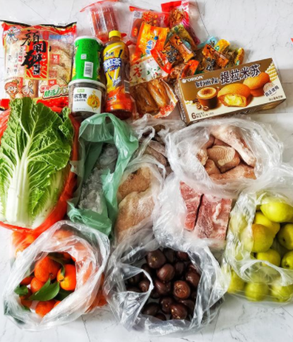 出门囤货,家庭"主妇"都会买什么?花了300元,就够吃3天!