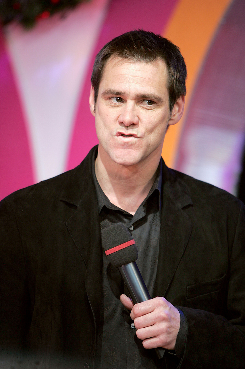 有网友发帖,他花一千多元,给领导买了两条烟,没