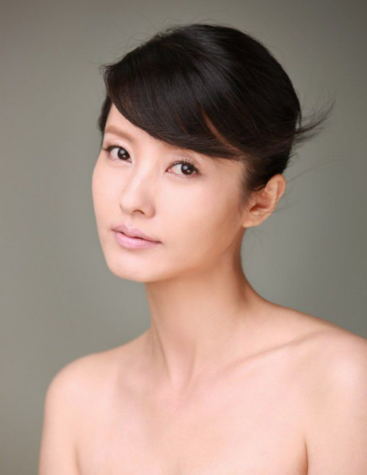 刘蕾,1977年1月27日出生于重庆市渝中区,毕业于北京电影学院,中国内地