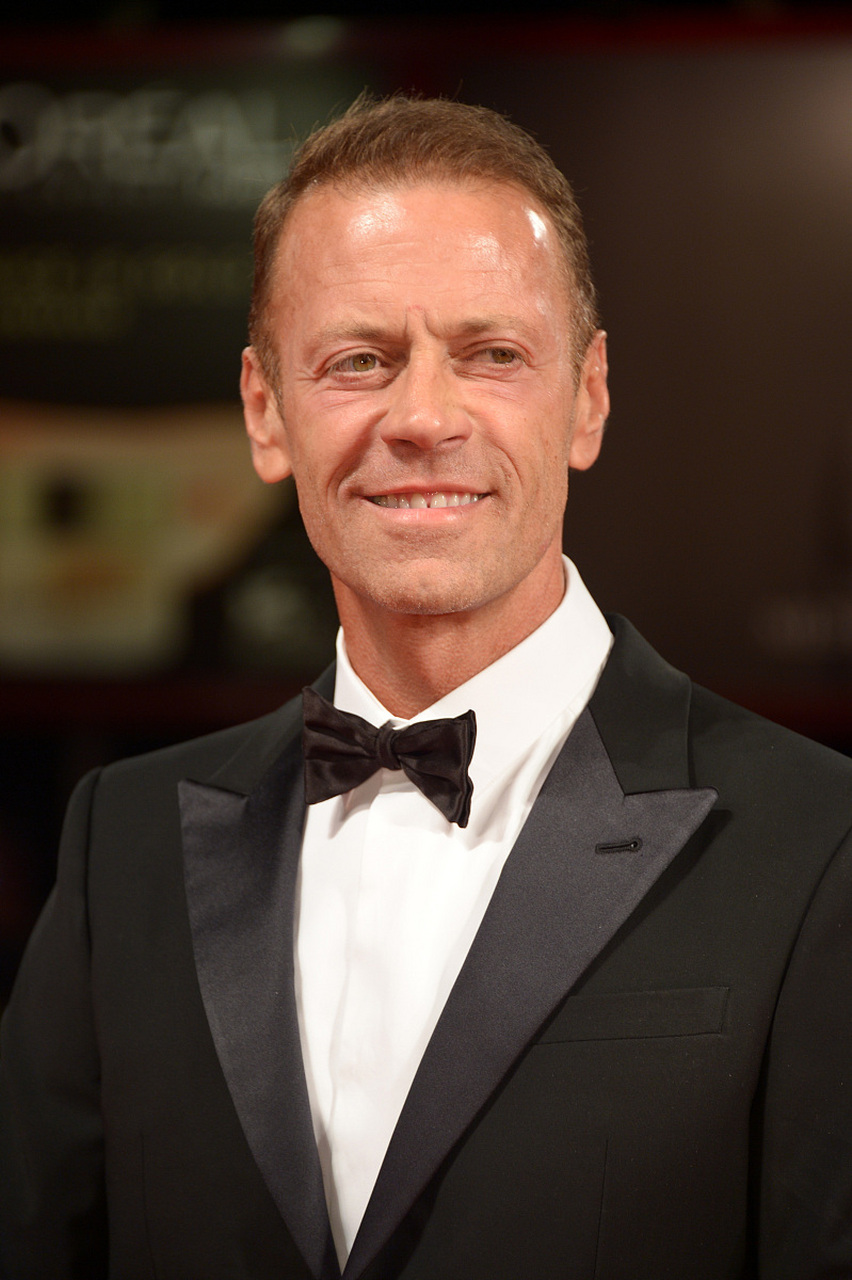 意大利演员和导演 rocco siffredi(洛可·希佛帝)的儿子是一名时尚