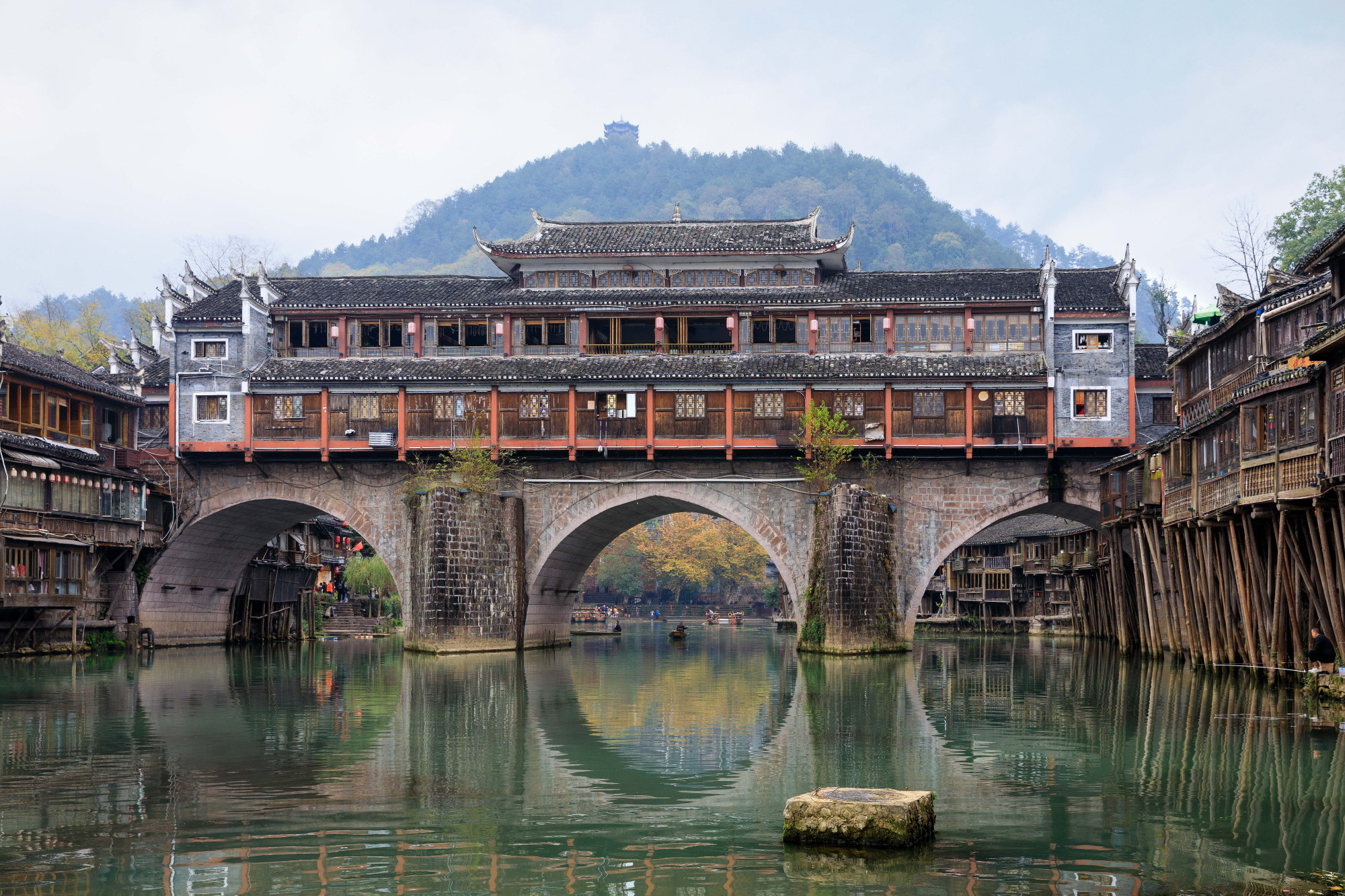 虹桥风雨楼,凤凰古城中最著名的景点之一