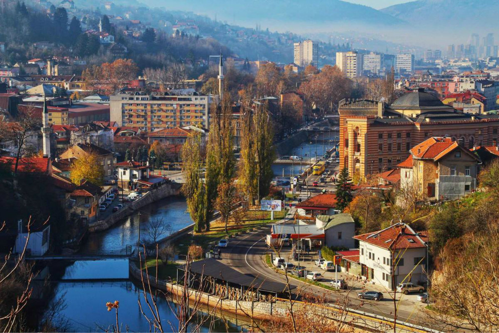 波黑首都萨拉热窝:景色宜人的古城,各地的宗教在这里和睦相处