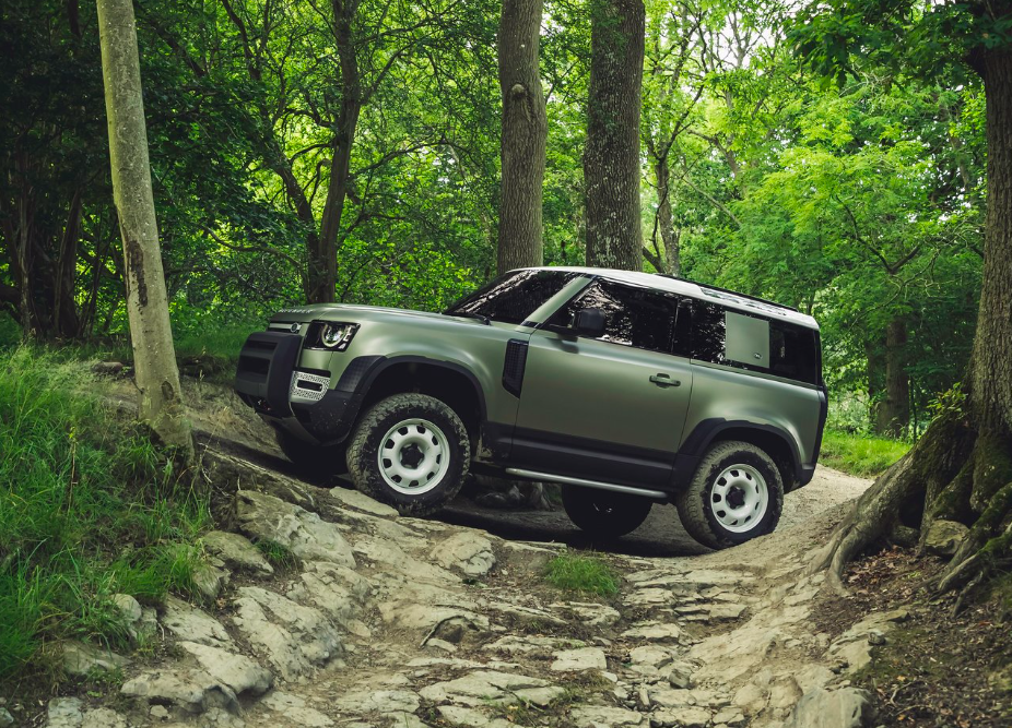 没了大梁的全新路虎卫士就不纯粹?终极越野,拼的从来都不是情怀