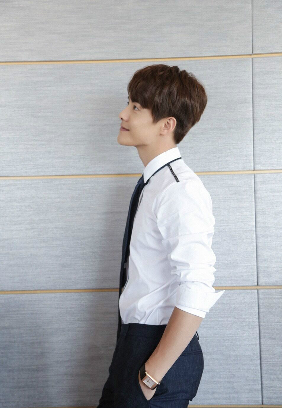 一大波盛世美颜侧脸小哥哥来袭,你的壁纸是不是该换了