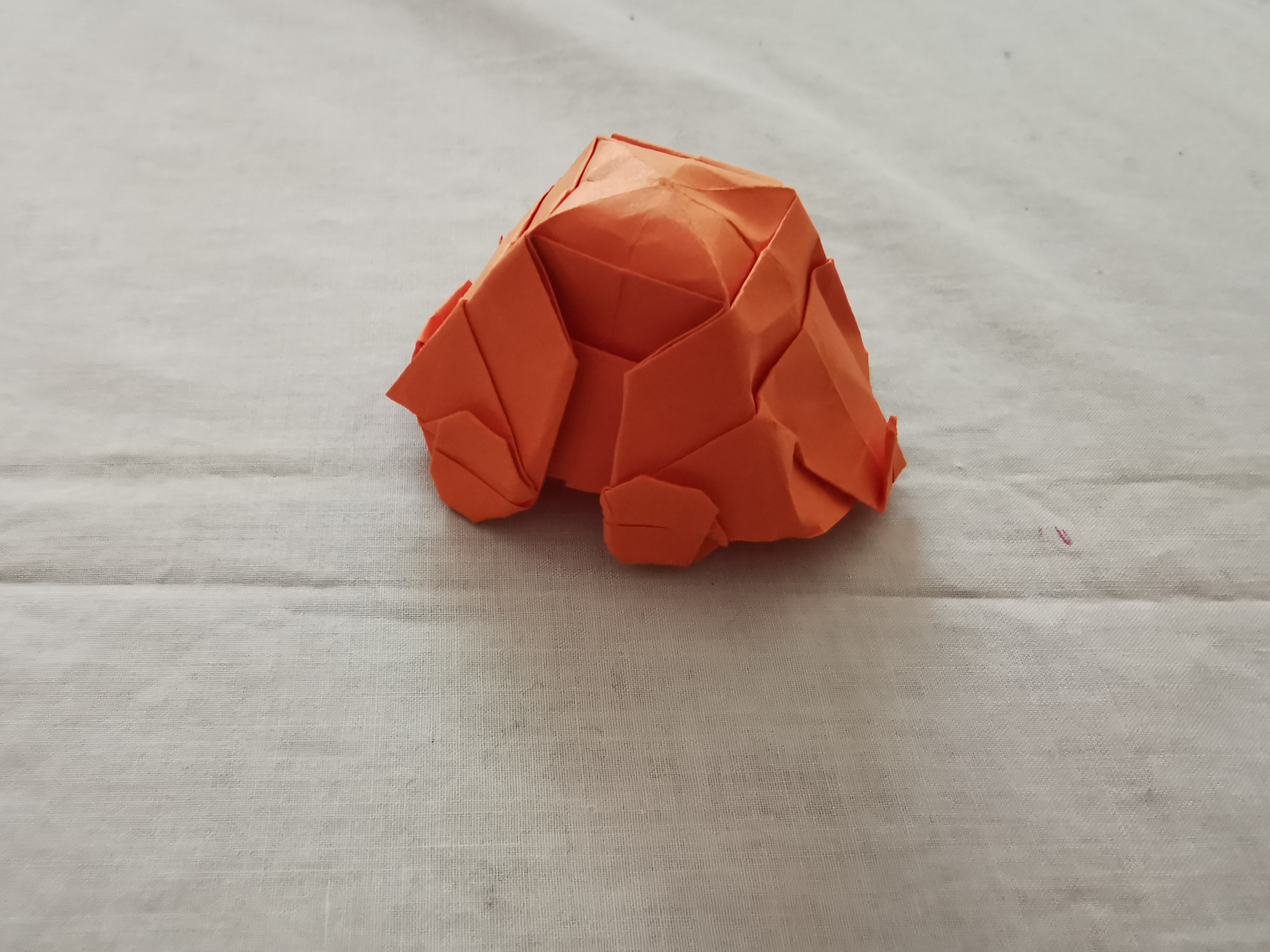 折纸:折一辆有四个轮子的小汽车,相信小朋友一定会喜欢哦!