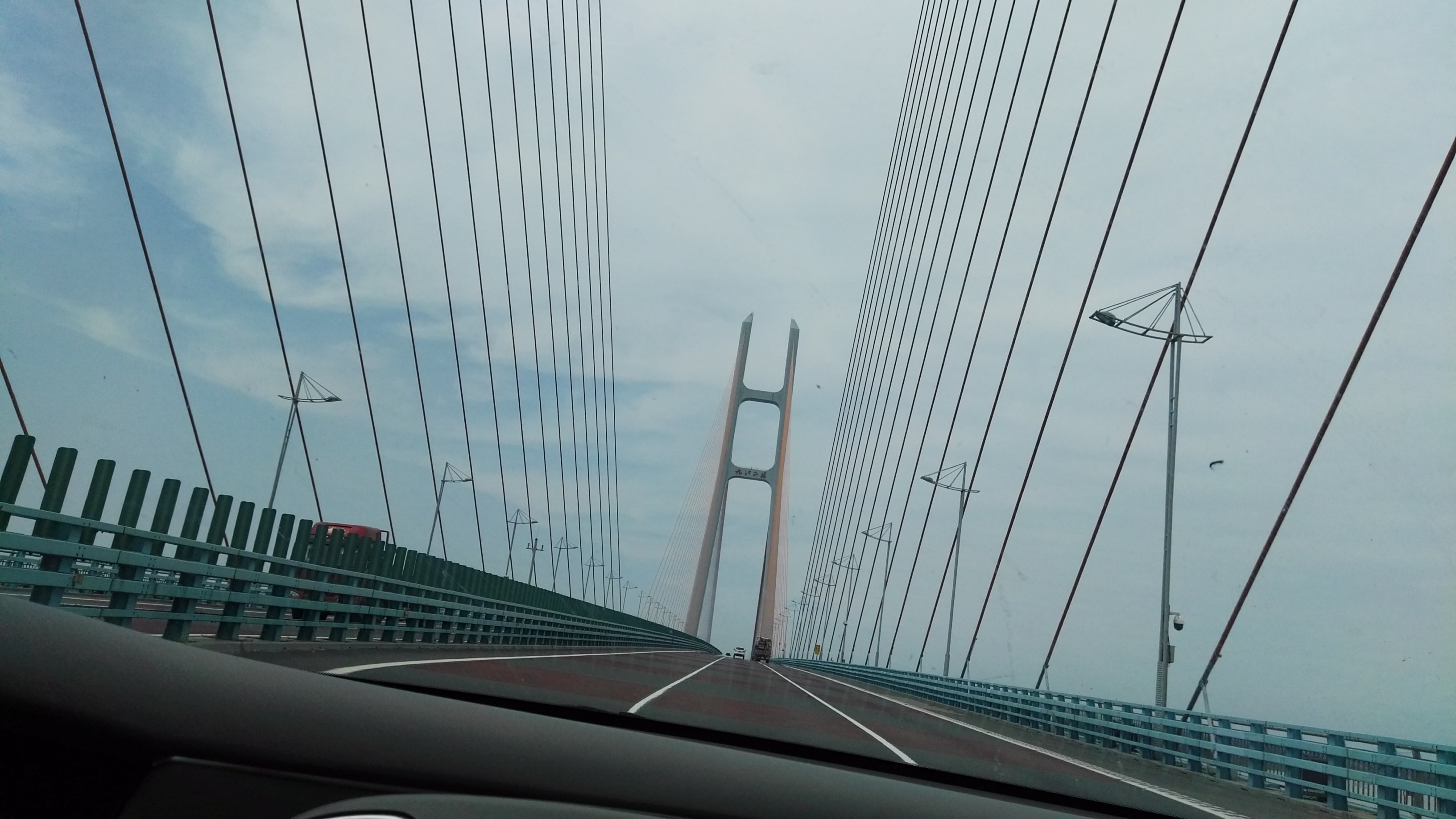 江西九江长江二桥实拍,开车从大桥上通过会有什么样的感觉?