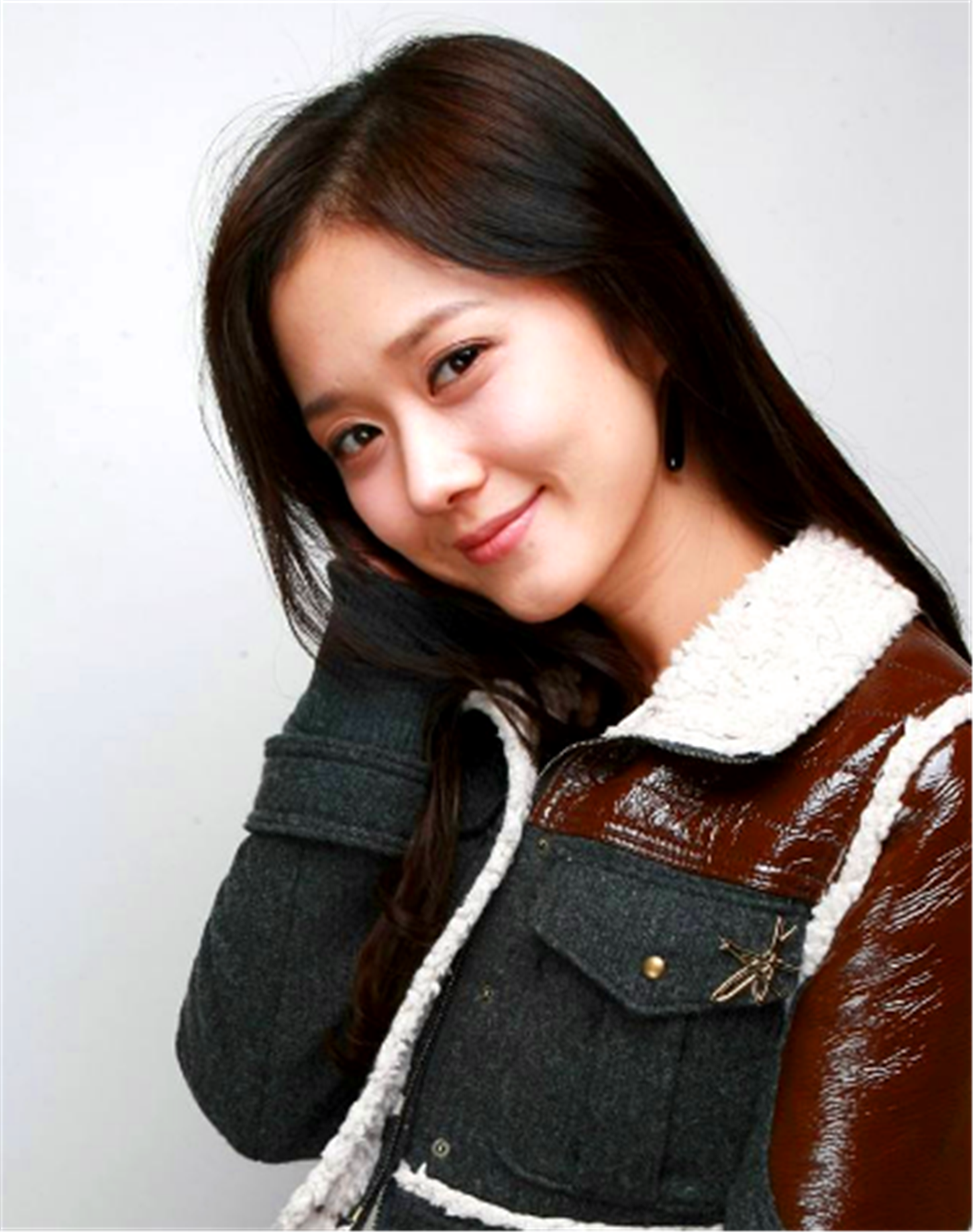 图如今37岁的张娜拉,依旧保持少女的童颜,她表示在中国待了很长时间