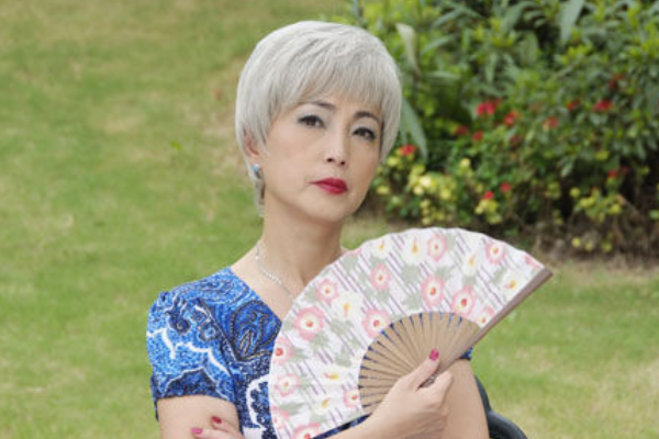 "石榴姐"苑琼丹,从艺多年一直在坚持着,如今早已收获甜蜜