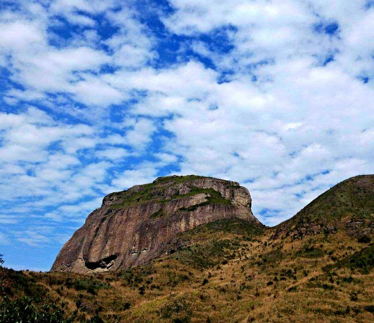 灵通大佛头像,是世界上最大的天然大佛,足足321米,震古烁今!