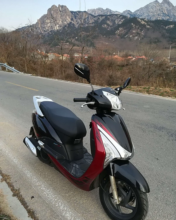 更加时尚,国四新款五羊本田佳御,搭载水冷发动机的使用小踏板!