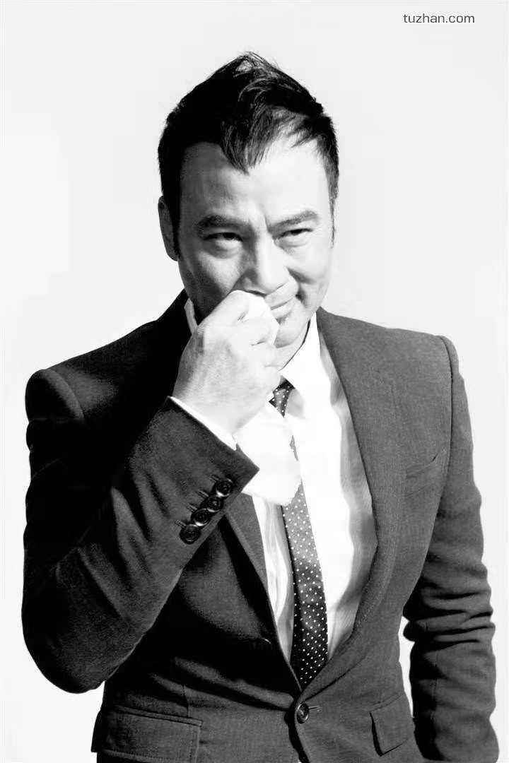 香港娱乐圈大佬排名,向华强只能排第八,成龙根本排不上名次