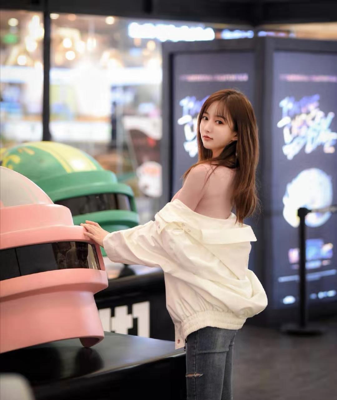 微博杯超级美女解说天团来袭,颜值跟专业,你更pick谁呢?