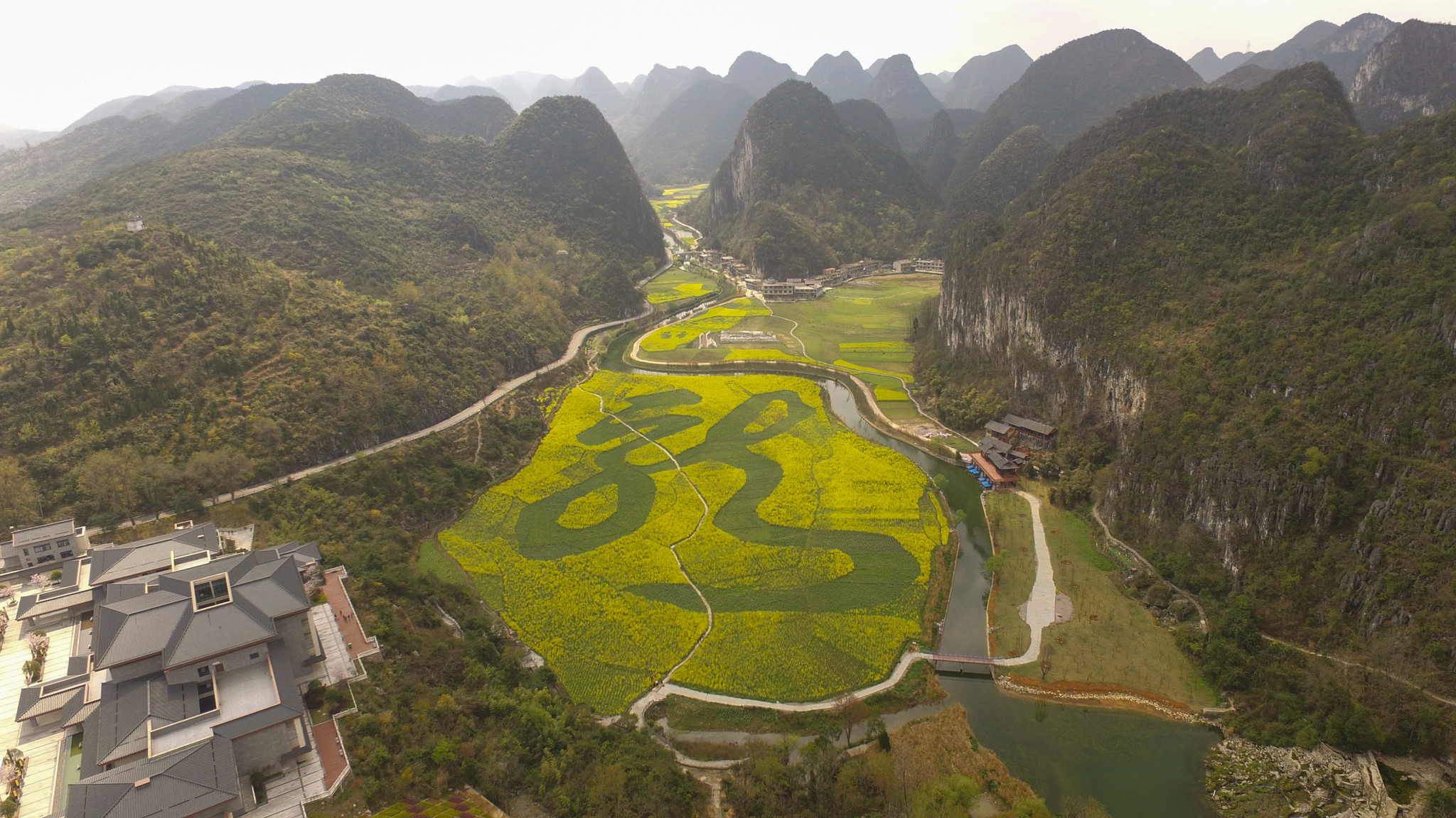"航拍贵州安顺"龙字田" 占地面积120亩"