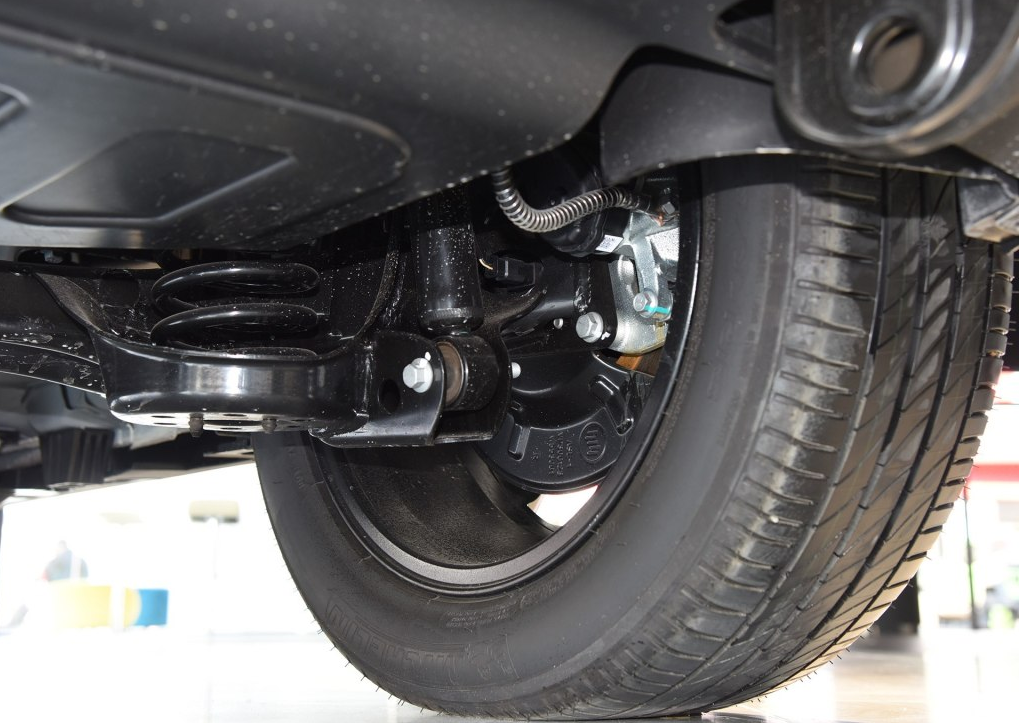 中国人造的"特斯拉"上市!新车续航600公里,配液晶大屏仅11万