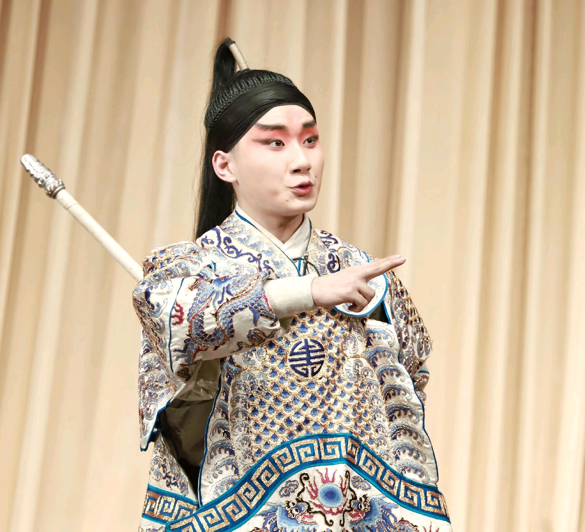 陶阳云圣—见你,心口暴雨如注,眼角有光起舞