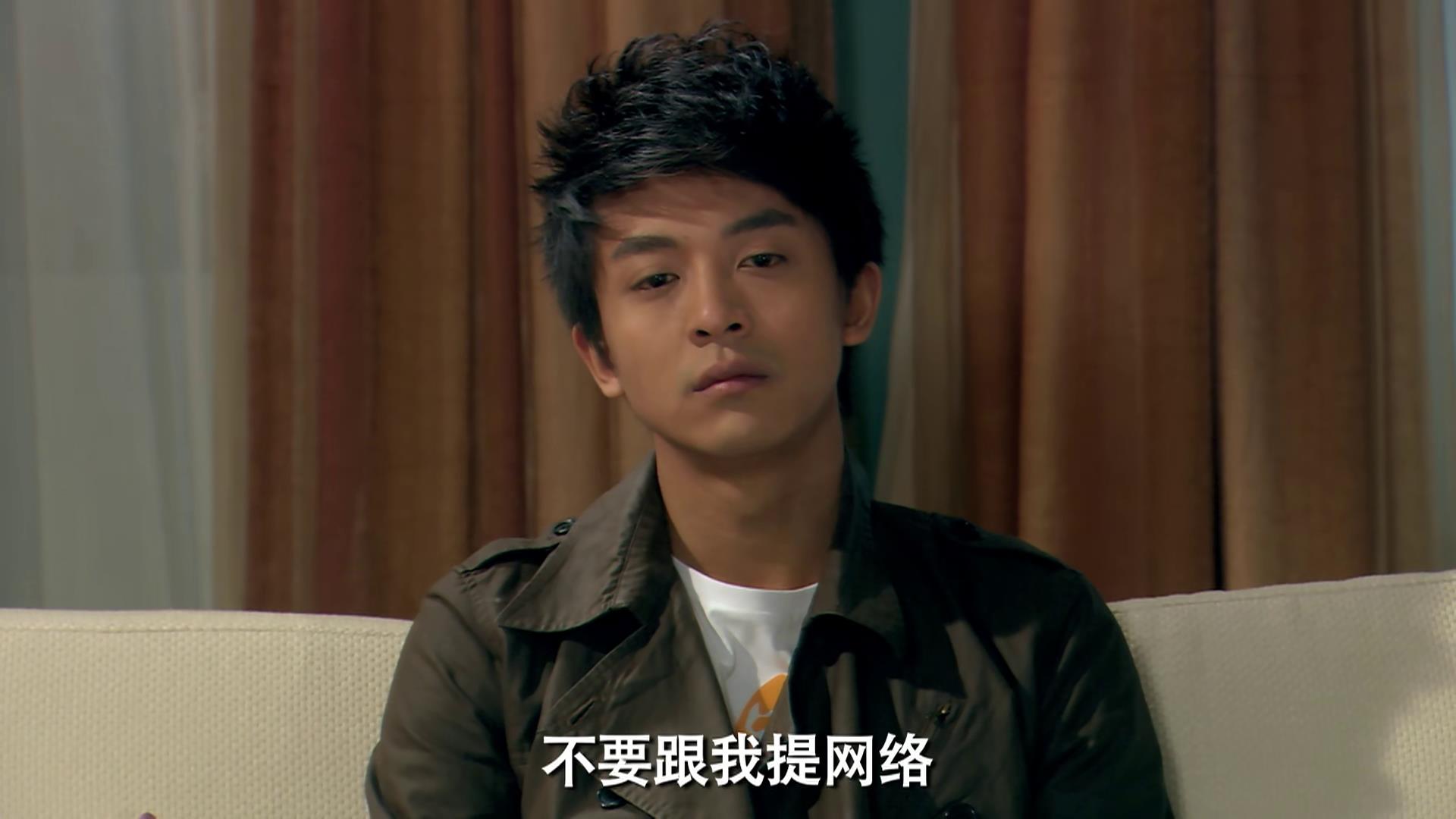 爱情公寓四大背锅侠,张伟跟曾小贤有苦难言,而他却因祸得福