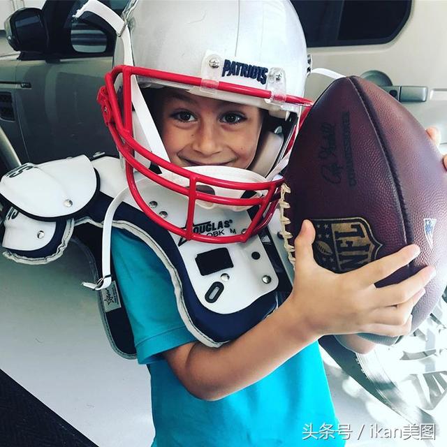 吉赛尔·邦辰和汤姆·布雷迪最可爱的家庭时刻