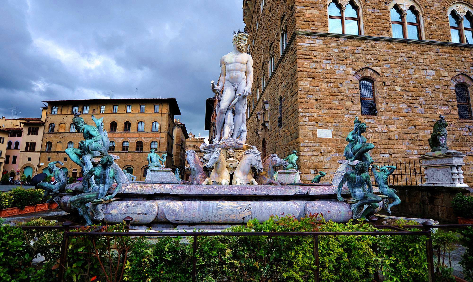 除了新北市九份,佛罗伦萨米开朗基罗广场,地势较高的知名旅游景点原来