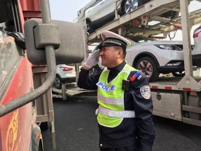 学雷锋见行动|菏泽高速交警支队多种形式开展学雷锋志愿服务活动