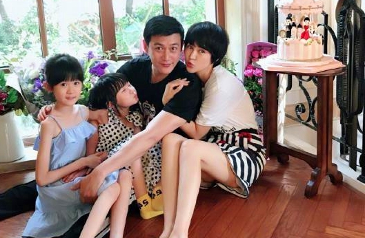 马雅舒的全家福,当看到这张全家福时当真是被马雅舒的继女(其丈夫与