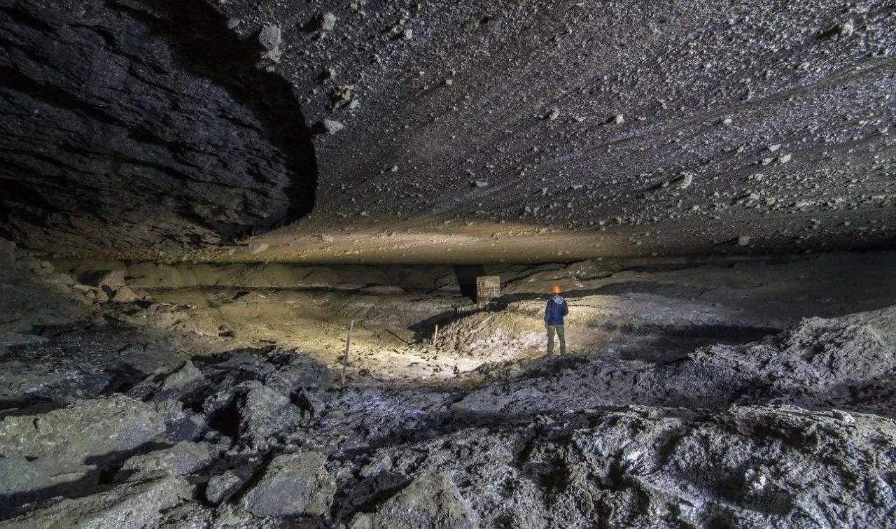 有名的小城—新伊比利亚,城的近郊有一个十分普通的淡水湖叫皮内尔湖