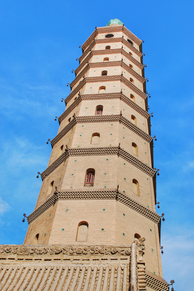 承天寺塔,有"古塔凌霄"之誉