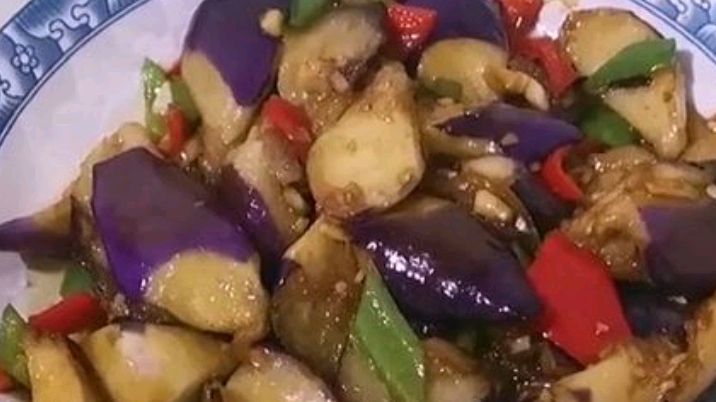 大叔教你一道红烧茄子,简单好做鲜味十足,好吃停不下嘴特别下饭