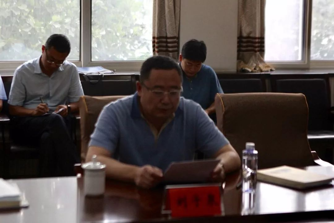 区委书记艾春到高中调研并慰问干部教师代表!