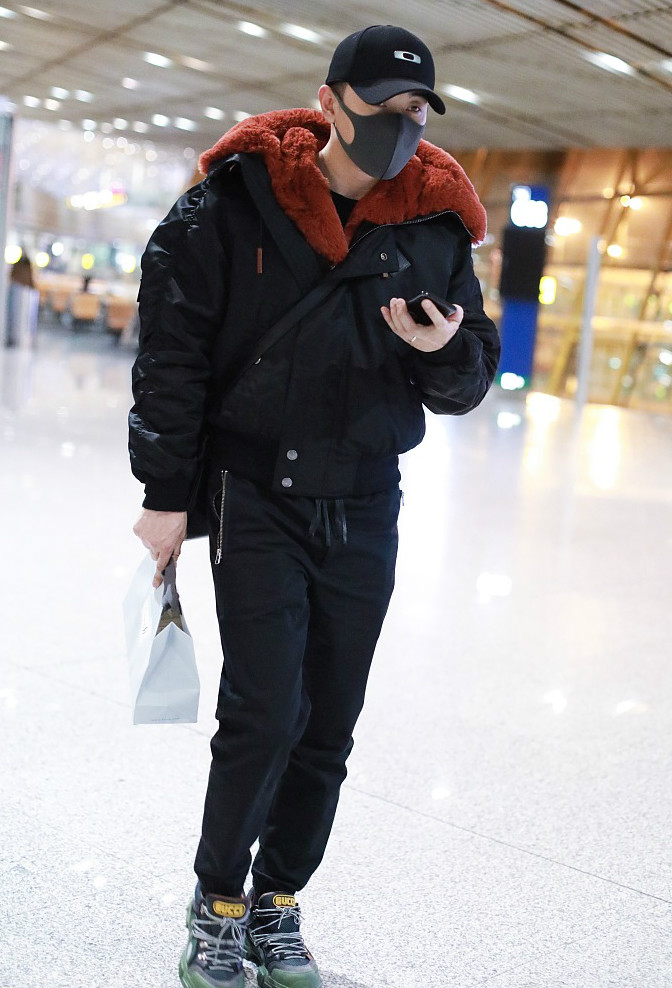 豌豆射手?罗晋顶"鸡冠"现身个性又惹眼 包裹严实低调到认不出