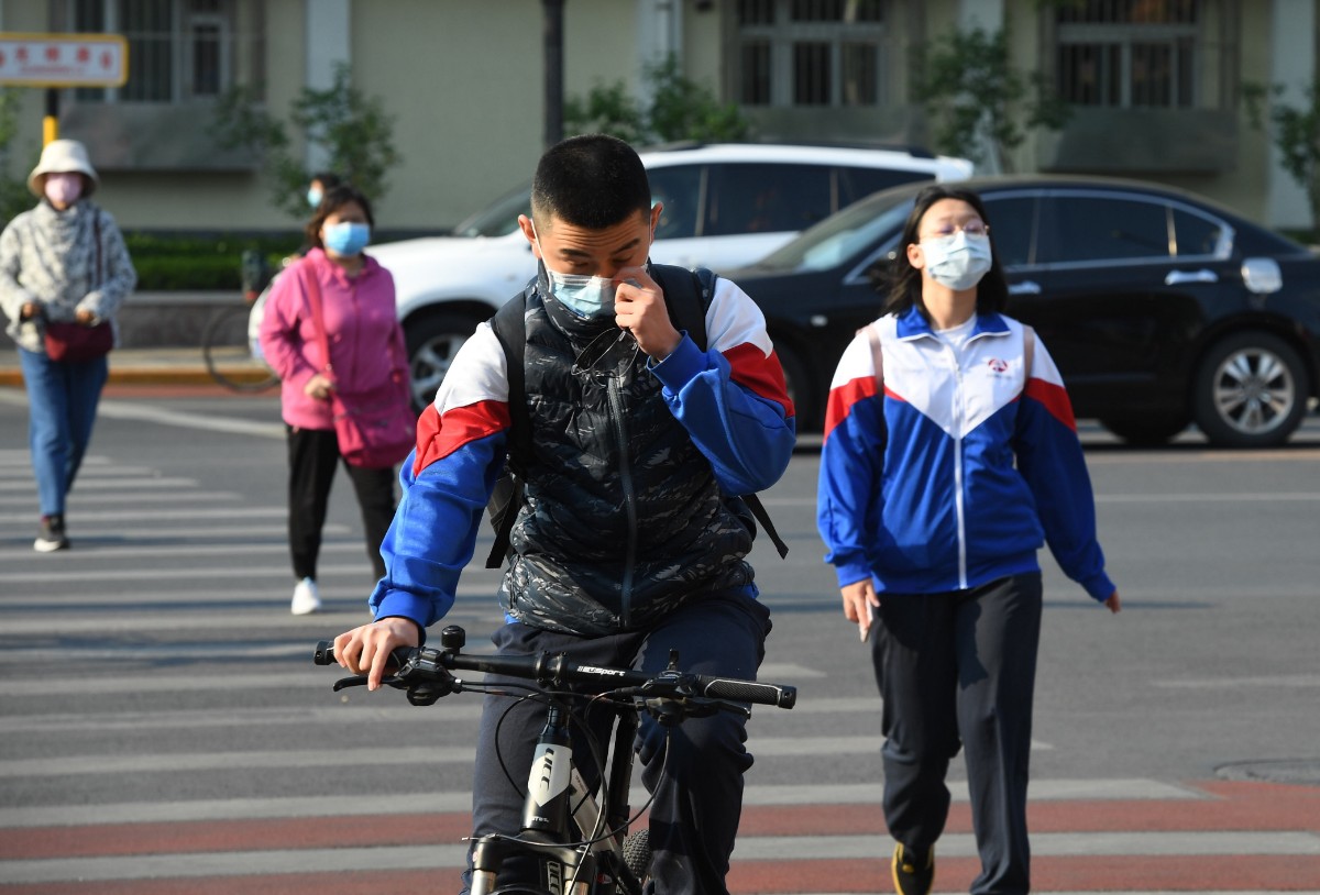 「主打」北京高三学生开学复课！早晨6点57分，她第一个走进校门