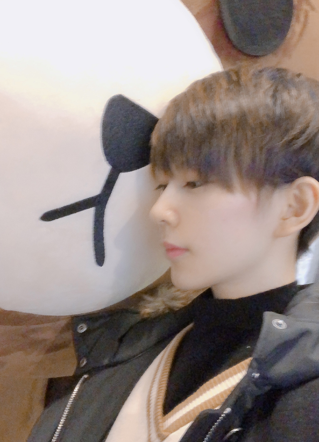 而且熊祁最吸引人的一点就是她的发型,完全就是一个假小子呀,不知道的