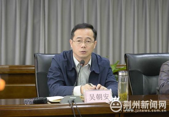 吴朝安督查公共文化设施,市直媒体创文工作