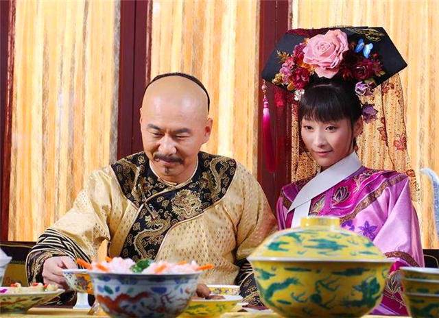 古代皇帝吃饭有上百种菜,皇帝肯定吃不完,这些菜最后哪去了?