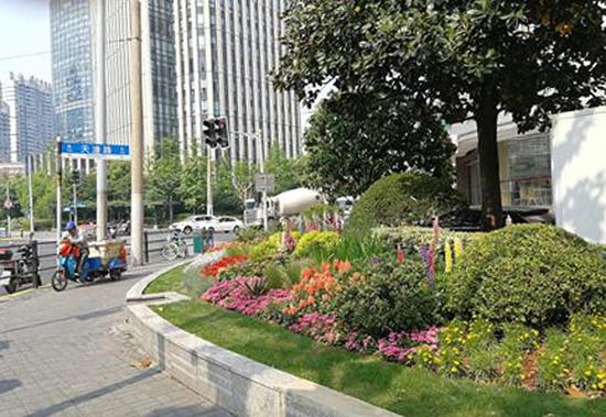 虹口北外滩门户地段将有重大升级 老旧人行道重新铺装