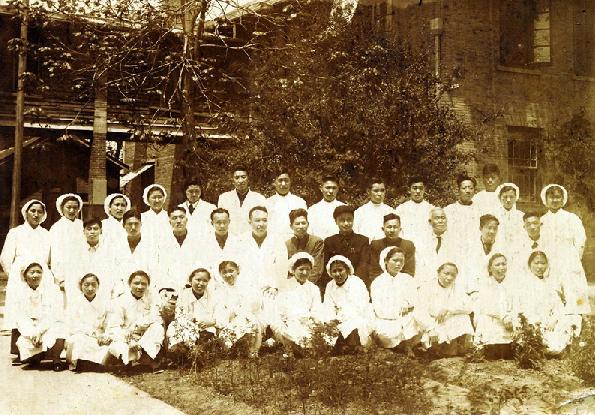 65年前扬州苏北医院外科医疗条件咋样?当时仅7名医生