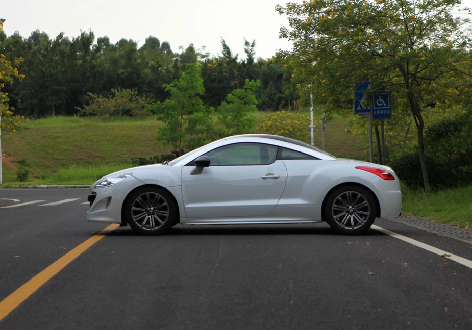 标致rcz1.6t 豪华优雅型