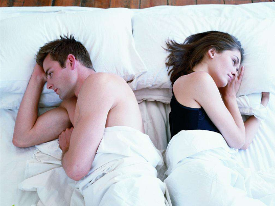 "老婆,家里的开销你也负担一点吧""实在不行你把车处理掉吧"