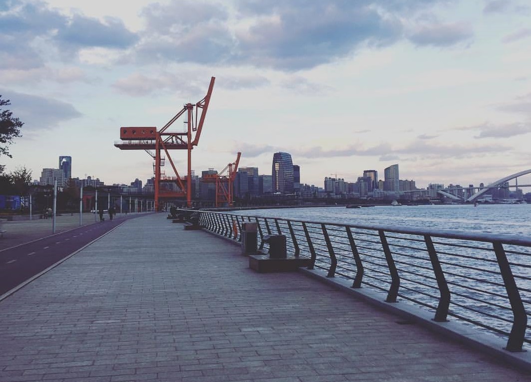 点评上海2018马拉松的路线:黄浦江沿岸的徐汇滨江成为最大的亮点