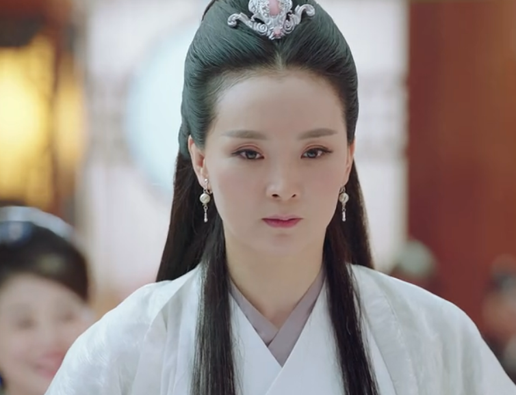 《花谢花飞花满天》灵姑子拿出药水和金丹救治"倾城"与"千寻"