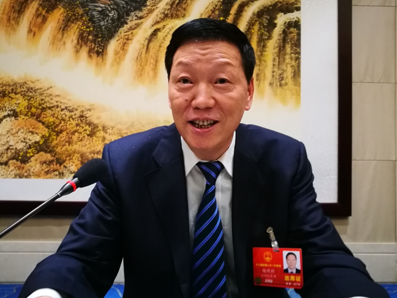 杨照辉代表:104头大象"定居"普洱 人象矛盾怎解?