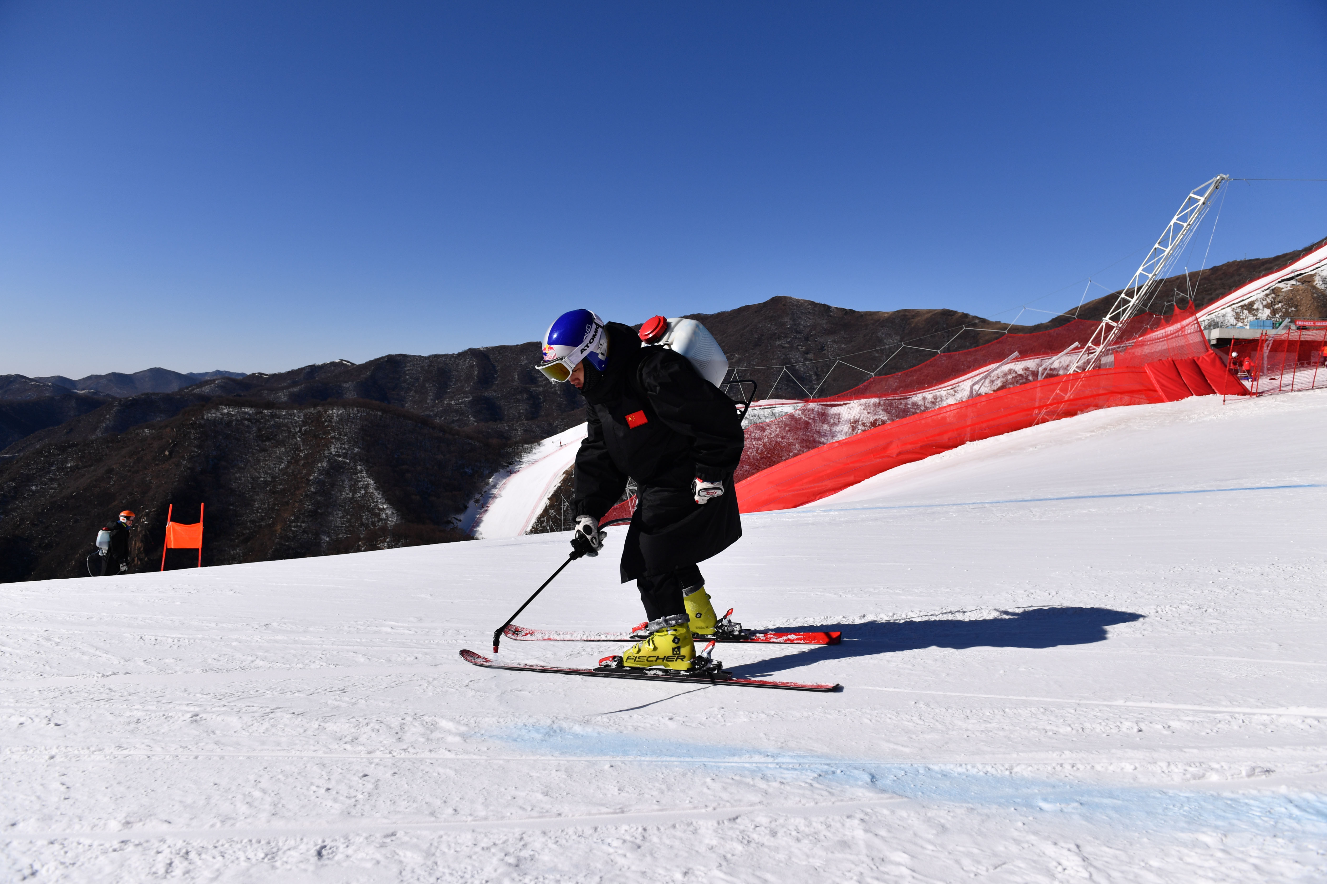 国家高山滑雪中心顺利完成首场正式比赛