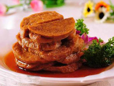 素鸡是豆制品的一种,较有韧性,入口汁多香浓非常美味