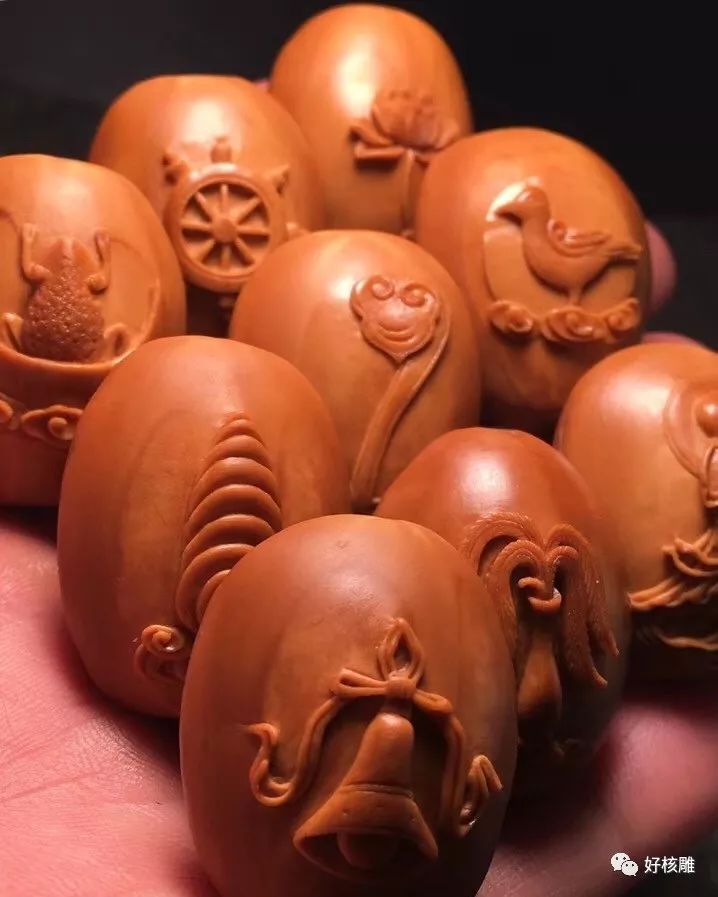 鉴赏橄榄核雕,浮雕中的苏式巨作《八宝观音》