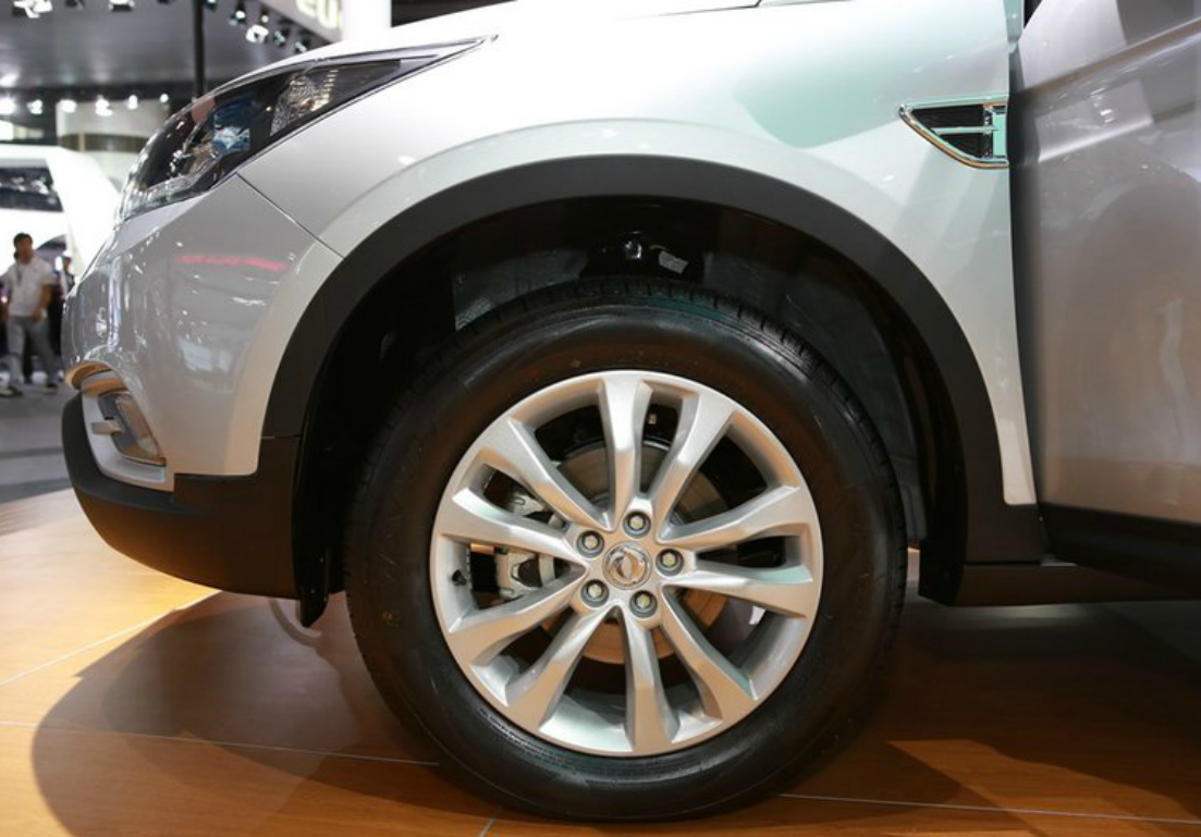 东风风神ax7的赏析与品鉴,商务的气息,运动的氛围