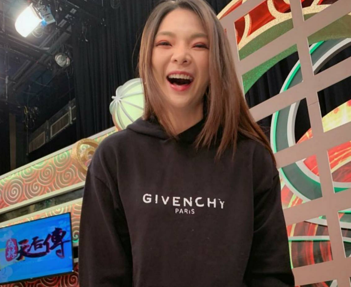 小甜甜张可昀突晒亲密照,羞躺他的肩膀,网友称赞:超配!