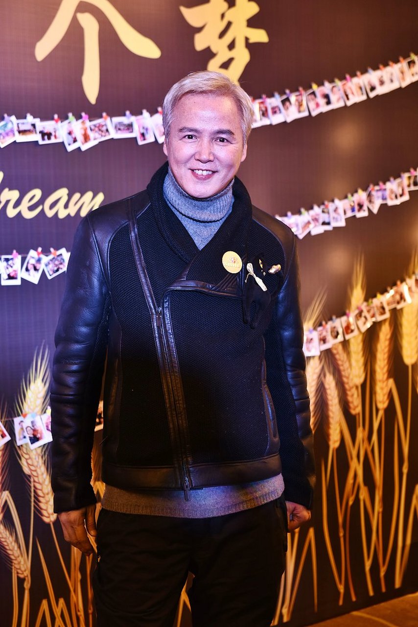 1995年,35岁的林瑞阳对前妻提出离婚,理由是爱上了小他10岁的年轻