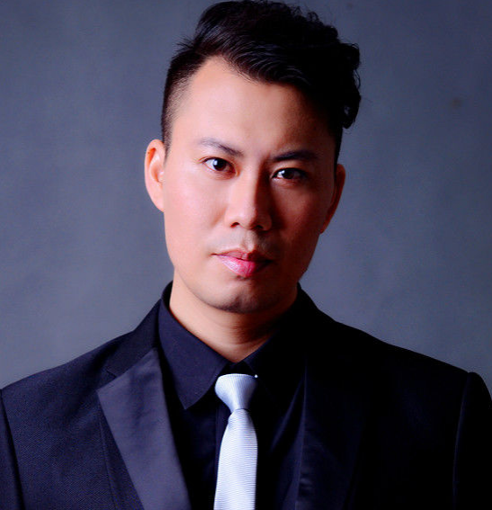 胡宗祥,1987年12月22日出生于广西桂林,曾用名胡宗强,国内知名导演