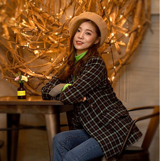 韩国首尔,女团hello venus成员李序英出席音乐剧《爱在雨中》访谈会 .