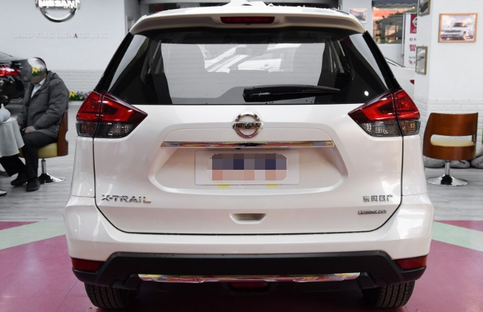 这款奇骏汽车非常时尚,2.0l cvt智联七座舒适版特别适合女性